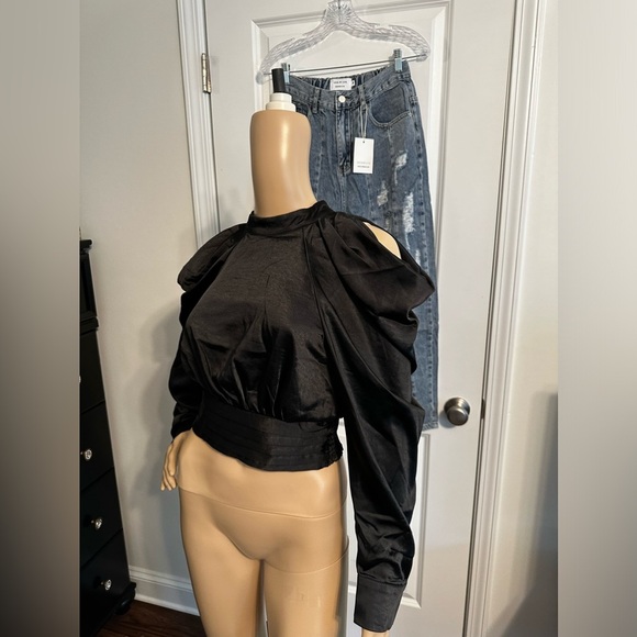 NWT-Satin Drape Sleeve Crop Cold Shoulder Top - Picture 8 of 9